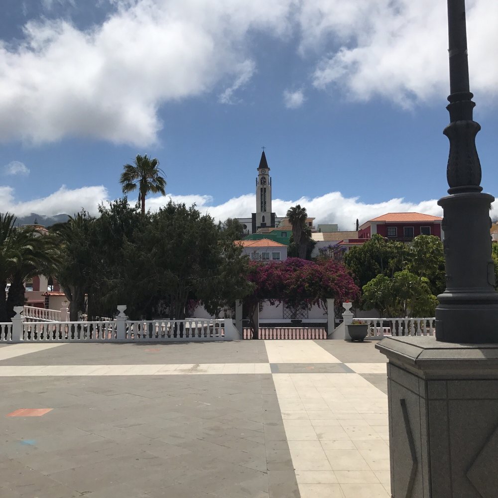 La Plaza - View to the church - Cafeteria Near Me - El Paso, TF La Plaza - View to the church - Cafeteria Near Me - El Paso, TF