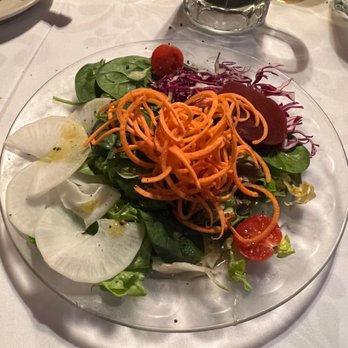The Sow's Ear - Lovely fresh dinner salad. - Cafes Near Me - Cambria, California The Sow's Ear - Lovely fresh dinner salad. - Cafes Near Me - Cambria, California