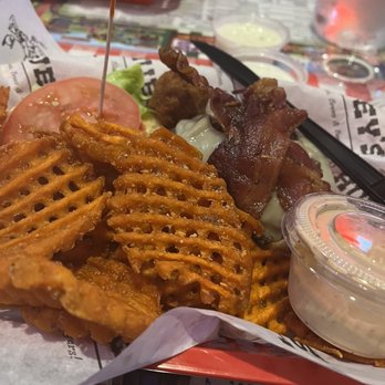 Huey's Cordova - Madison Avenue Burger - Burgers Near Me - Cordova, Tennessee