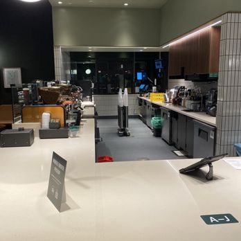 Starbucks - Handoff plane leading to the registers. Look at all that space. - Coffee & Tea Near Me - Visalia, California Starbucks - Handoff plane leading to the registers. Look at all that space. - Coffee & Tea Near Me - Visalia, California