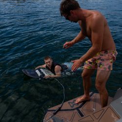 Wake and Lake Wakesurfing