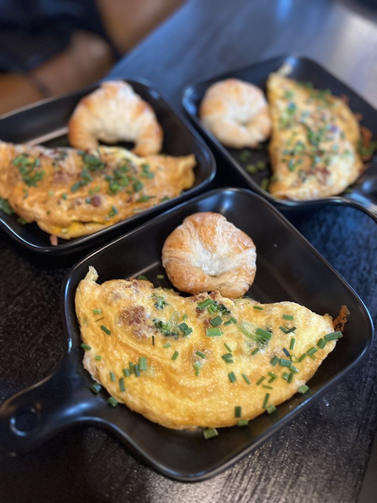 HOTEL MOUNTAIN BROOK Updated September 2024 103 Photos & 74 Reviews