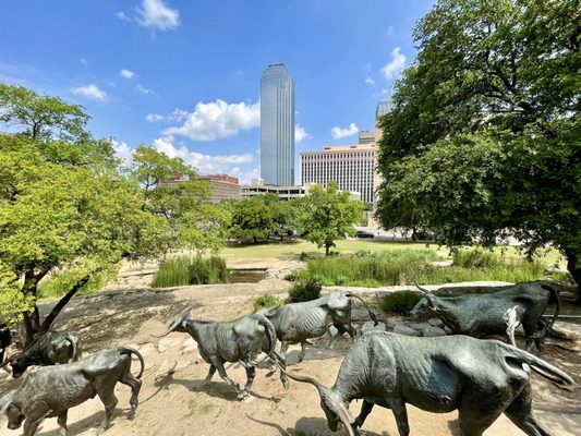 Pioneer Plaza by null