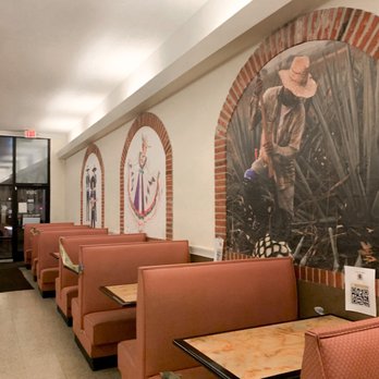 El Globo Restaurant - the interior of the restaurant - Mexican Near Me - Grand Rapids, Michigan