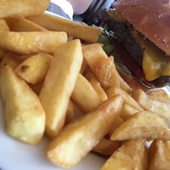 The White Cross - Prime British beef burger, cheese, onions, tomato, gherkins, ketchup, mayonnaise, chips (£13.50, September 2016) - Pubs Near Me - London, XGL The White Cross - Prime British beef burger, cheese, onions, tomato, gherkins, ketchup, mayonnaise, chips (£13.50, September 2016) - Pubs Near Me - London, XGL