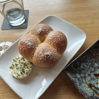 Cactus Club Cafe - Brioche pull apart bun - Canadian (New) Near Me - Vancouver, British Columbia Cactus Club Cafe - Brioche pull apart bun - Canadian (New) Near Me - Vancouver, British Columbia