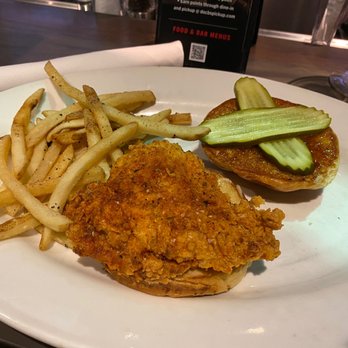Doc B's Restaurant + Bar - Hot Chicken - New American Near Me - Chicago, Illinois
