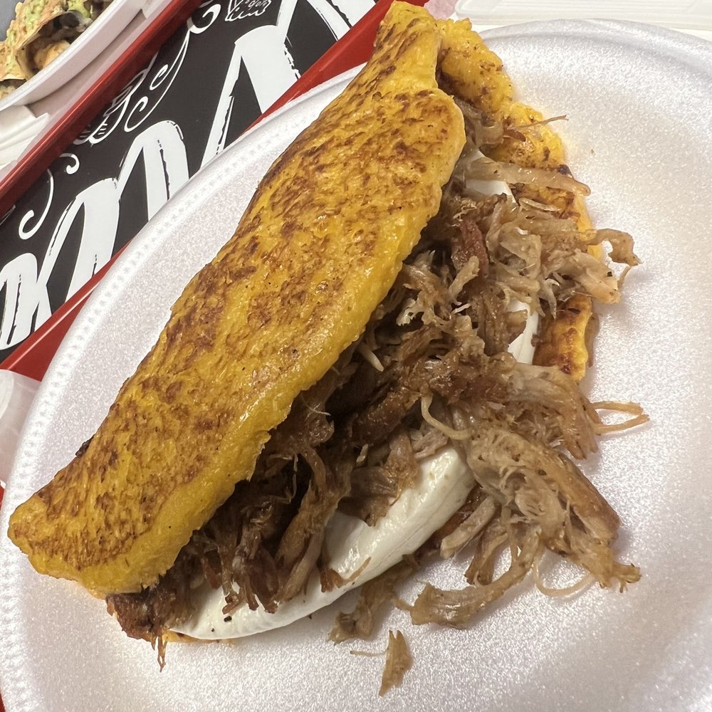 Cachapa con Pernil Cachapa con Pernil