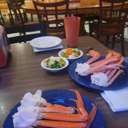 Fire Pit Bar & Grill - Crab legs