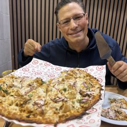 Aloo Gobhi Cauliflower Crust Pizza (V) Aloo Gobhi Cauliflower Crust Pizza (V)