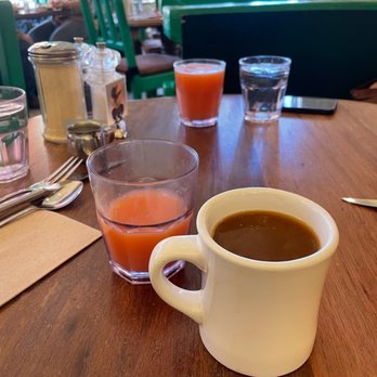 Cafe Pasqual's - Grapefruit juice and coffee - Vegetarian Near Me - Santa Fe, New Mexico