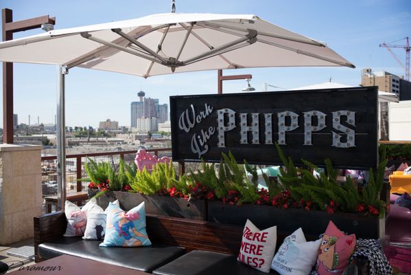 Paramour At The Phipps by null