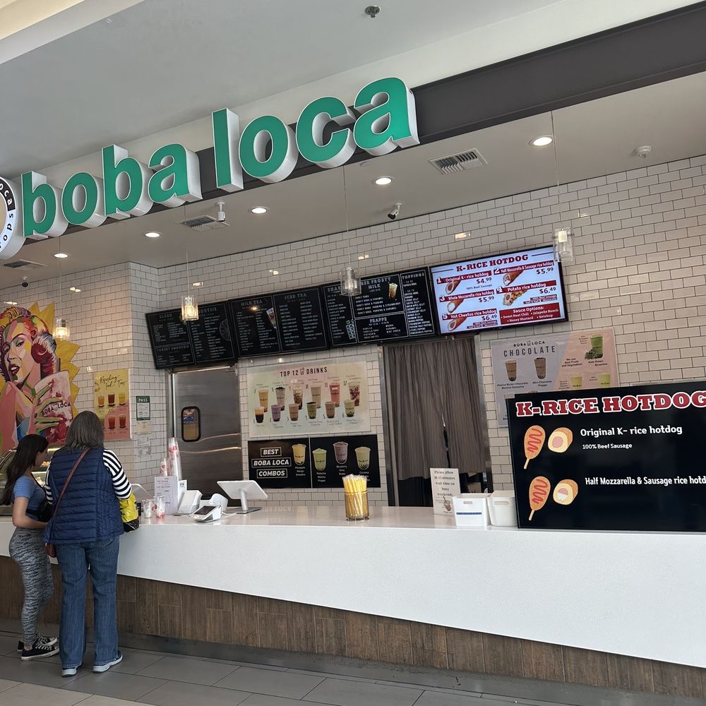 Boba Loca - customers at the counter - Bubble Tea Near Me - Sacramento, California