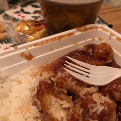 China Wok - Sesame Chicken , they forgot the broccoli  &Wonton Soup