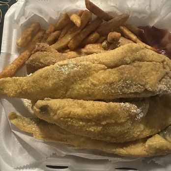 JJ Fish and Chicken - Fish and Chicken Combo - Chicken Wings Near Me - Atlanta, Georgia