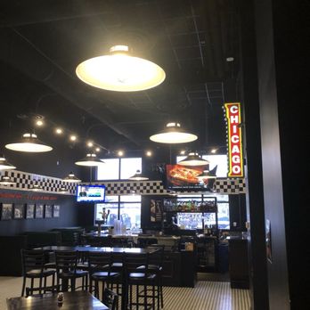 Pizzeria Uno - O'Hare Area - Pizza Near Me - Schiller Park, Illinois