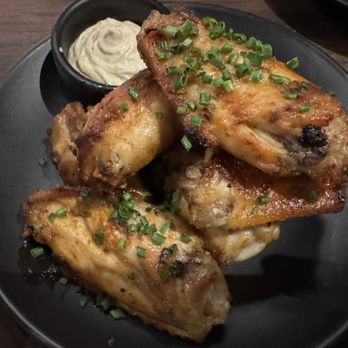 Double Zero Pie & Pub - Tokyo wings (4/5). They were ok... nothing special. - Pizza Near Me - Las Vegas, Nevada
