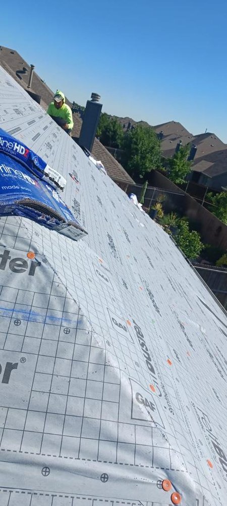 Slide of Vasquez Leon Roofing