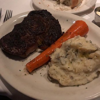Bob's Steak & Chop House - Austin Downtown - Prime ribeye - Steakhouses Near Me - Austin, Texas