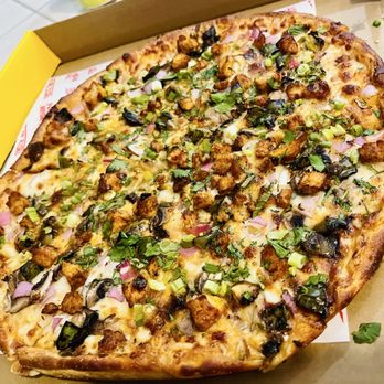 Pizza Twist - Chicken tiki masala pizza spice level - Pizza Near Me - Reno, Nevada