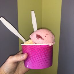 Cute little ice cream place downtown Acworth!! Double scoop downtown! It's a MUST!! Soo many flavors and soo much candy. Cute little ice cream place downtown Acworth!! Double scoop downtown! It's a MUST!! Soo many flavors and soo much candy.