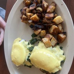 Ernie's Old Harbor Restaurant - Eggs Benedict