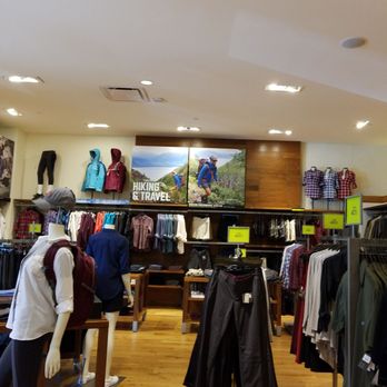 Eddie Bauer - Men's Clothing Near Me - Bee Cave, Texas