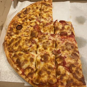 Utica Pie Co. - Plain pie with pepperoni - Pizza Near Me - White Plains, New York