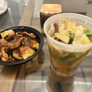 Chinatown Kitchen - Fried wonton in garlic sauce and house special soup - Chinese Near Me - West New York, New Jersey Chinatown Kitchen - Fried wonton in garlic sauce and house special soup - Chinese Near Me - West New York, New Jersey