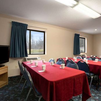 Super 8 by Wyndham Cromwell/Middletown - Meeting Room - Hotels Near Me - Cromwell, Connecticut Super 8 by Wyndham Cromwell/Middletown - Meeting Room - Hotels Near Me - Cromwell, Connecticut