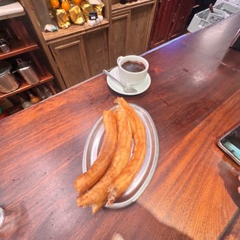 El Comercio - Chorros and hot chocolate, the specialty - Tapas Bars Near Me - Seville, SE