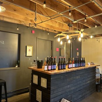 Quiddity Wines - Bar - Wine Tasting Room Near Me - Woodinville, Washington Quiddity Wines - Bar - Wine Tasting Room Near Me - Woodinville, Washington