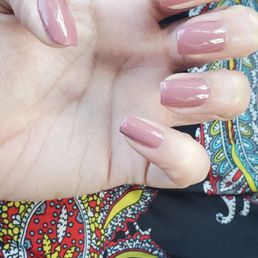 Nails, cut, filed square shape.