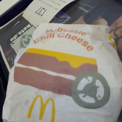 McDonald's - Fake Verpackung. Kein Chili Cheese sondern McMuffin Bacon Egg