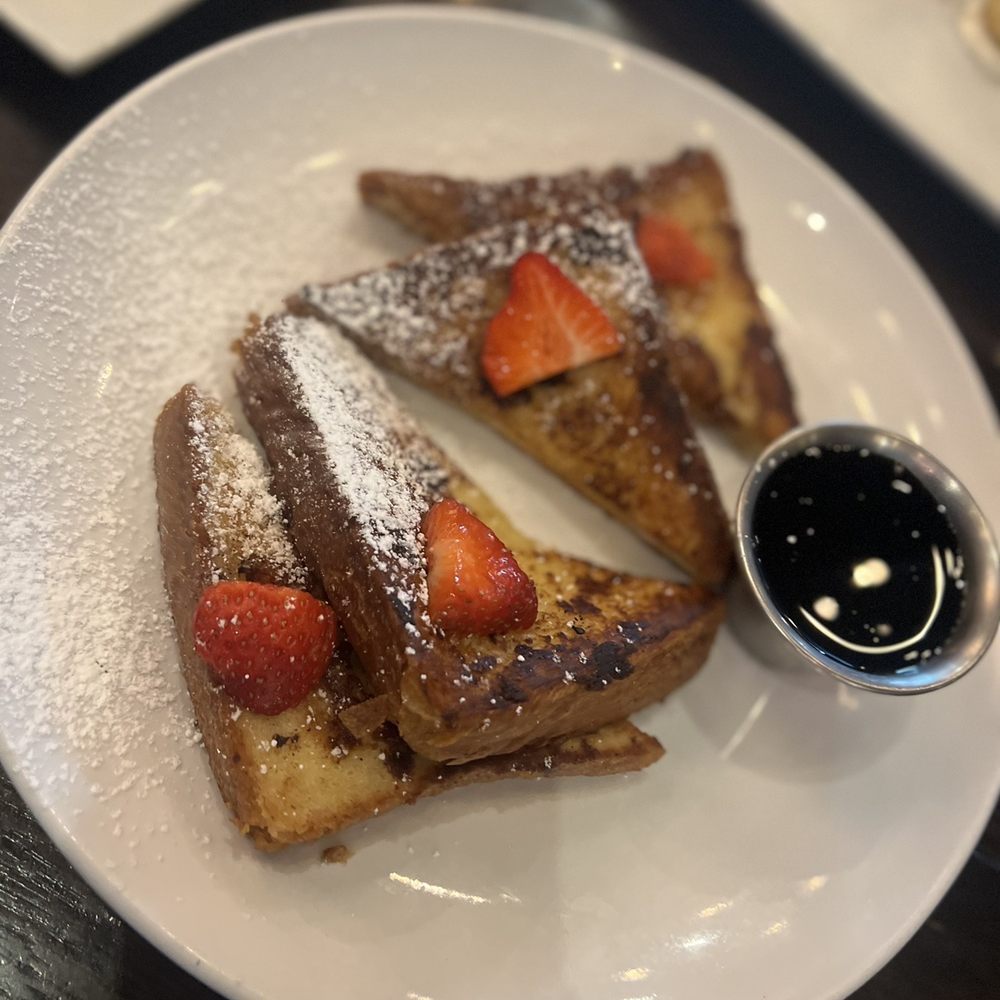 MAX's Wine Dive - Creme Brulee French Toast - Wine Bars Near Me - Houston, Texas MAX's Wine Dive - Creme Brulee French Toast - Wine Bars Near Me - Houston, Texas