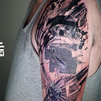 Caasi Tattoo Studio - Geometric skull tattoo in SoHo NYC with fine line detail, layered shapes, and a clean, modern edge. - Tattoo Near Me - New York, New York Caasi Tattoo Studio - Geometric skull tattoo in SoHo NYC with fine line detail, layered shapes, and a clean, modern edge. - Tattoo Near Me - New York, New York