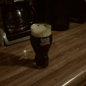 Henniker Brewing - This here displays the darkness of the Working Mans Porter. (Sorry for the Sam Adams glass) - Breweries Near Me - Henniker, New Hampshire