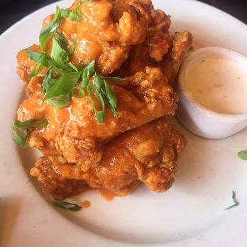 Simmzy's - 15 minute wings - American Near Me - Manhattan Beach, California