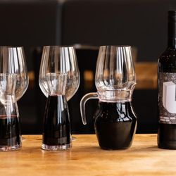 UNA Pizza & Wine - Wine your way - 5oz, 8oz, 1/2 litre or bottle.