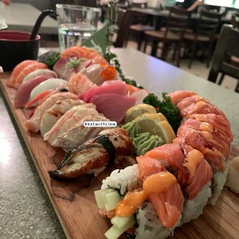 Jjajang 1980 - Sushi combo 5/5 - Korean Near Me - Toronto, Ontario