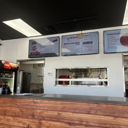 St. Louis Pizza & Wings - New interior