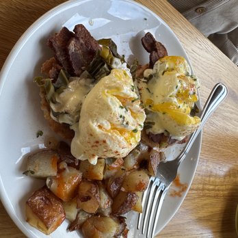 Cornell Farm Cafe - Eggs Benedict - Cafes Near Me - Portland, Oregon