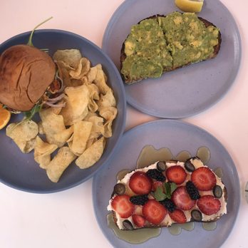 Arvo Café - Avocado Toast, Ricotta Toast, Halloumi Burger - Cafes Near Me - Honolulu, Hawaii