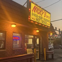 Nicky's Carryout