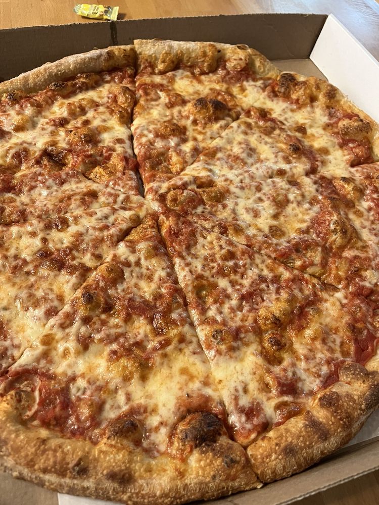 Micky's Pizza Logo