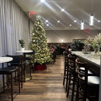 China Jade Restaurant - Dining inside - Chinese Near Me - Waterford, Michigan
