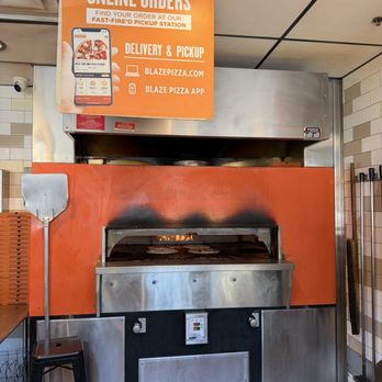 Blaze Pizza - Oven - Salad Near Me - Newark, New Jersey Blaze Pizza - Oven - Salad Near Me - Newark, New Jersey