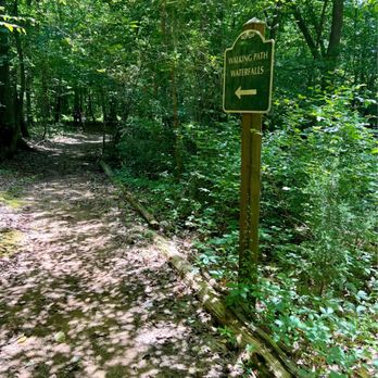 Daveste Vineyards - Walking path - Wineries Near Me - Troutman, North Carolina