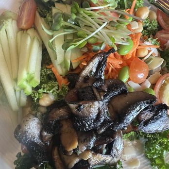 Variable Cafe - Green Goddess Salad with Mushrooms. - Vegan Near Me - Los Angeles, California