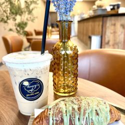 Honey's Cafe